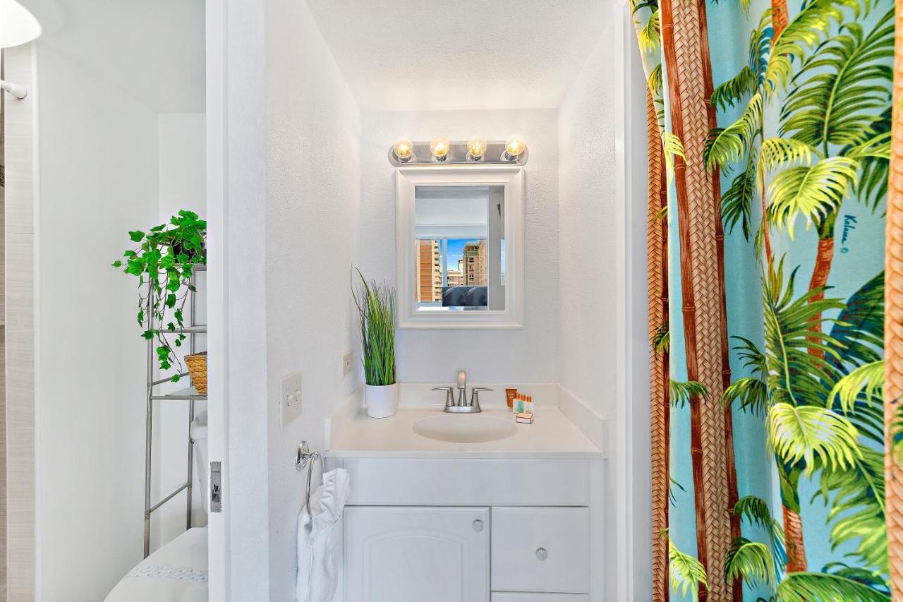 Beautiful Studio In The Heart Of Vibrant Waikiki Honolulu Eksteriør billede